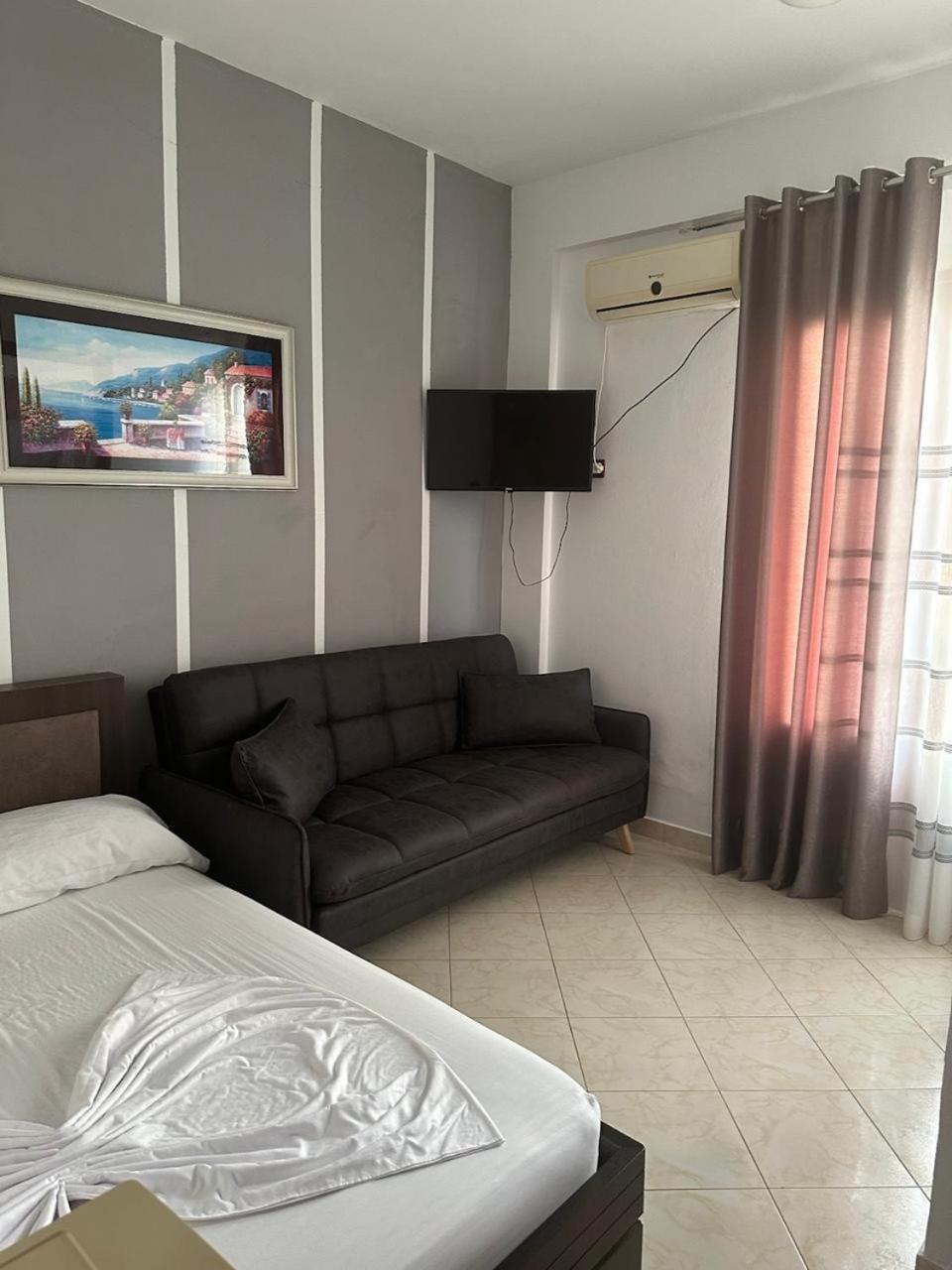 Hostel Eid Mar Wlora Zewnętrze zdjęcie